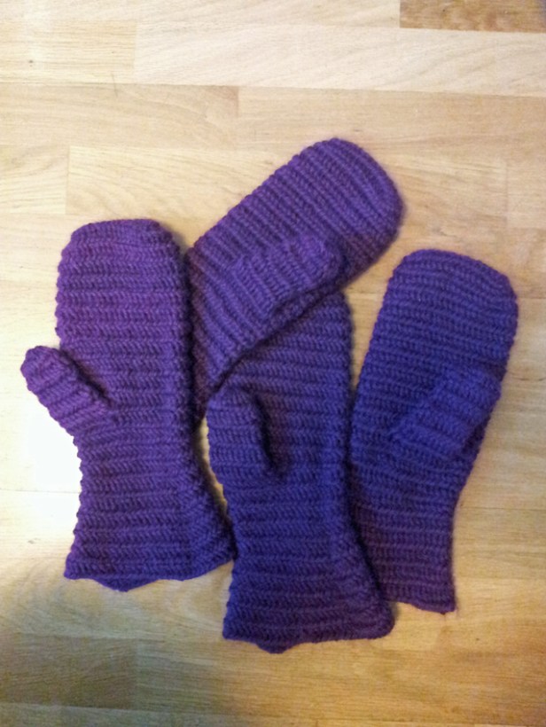 Alpakkavottene før toving. Her ser de normal ut og passer til et voksent menneske